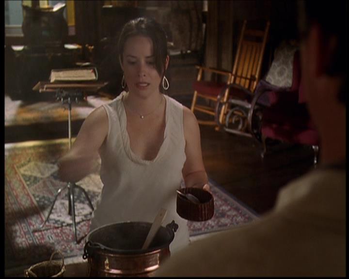 Charmed-Online-dot-709TheresSomethingAboutLeo2060.jpg