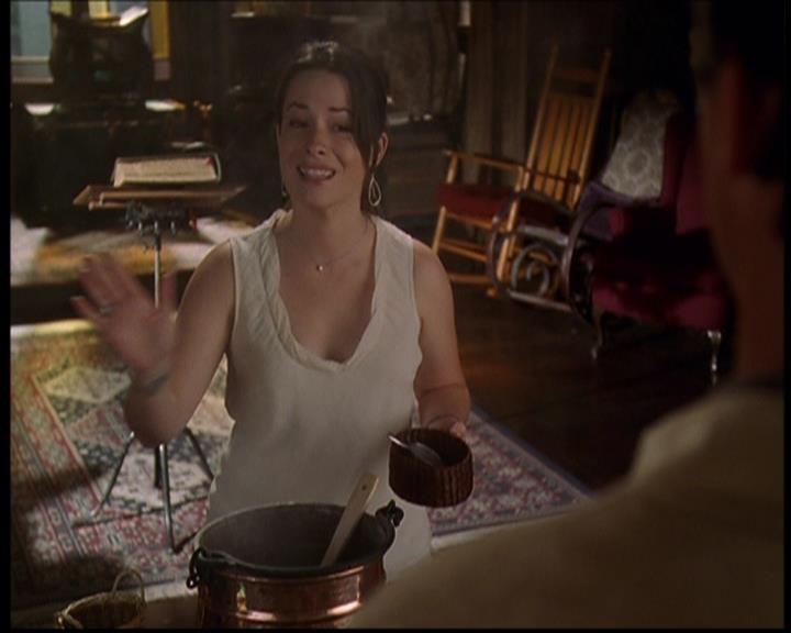 Charmed-Online-dot-709TheresSomethingAboutLeo2061.jpg
