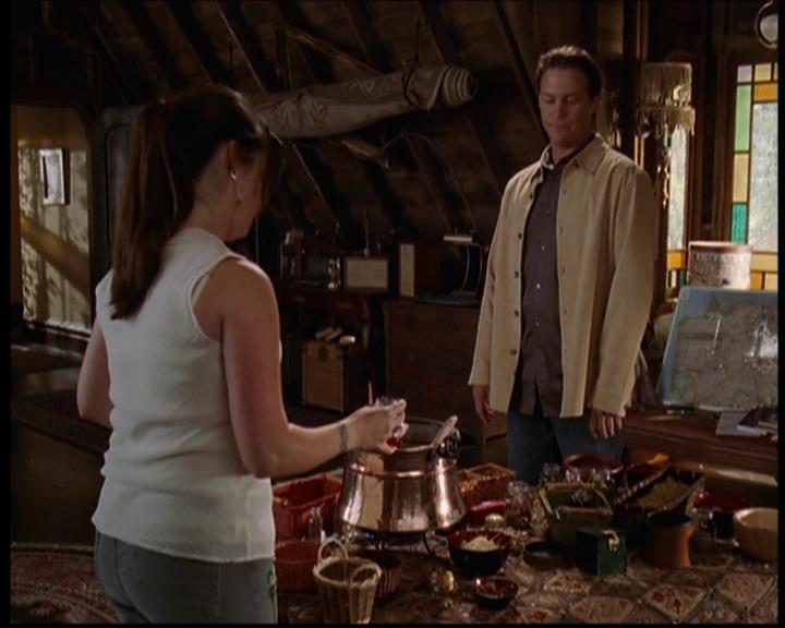 Charmed-Online-dot-709TheresSomethingAboutLeo2066.jpg
