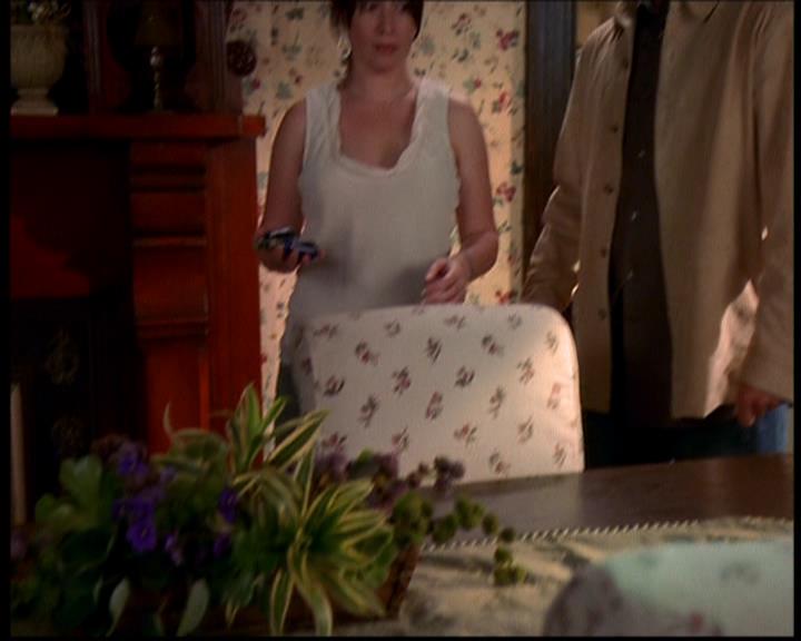 Charmed-Online-dot-709TheresSomethingAboutLeo2102.jpg