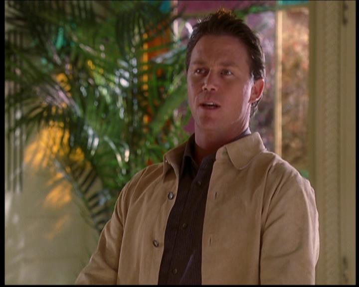 Charmed-Online-dot-709TheresSomethingAboutLeo2122.jpg