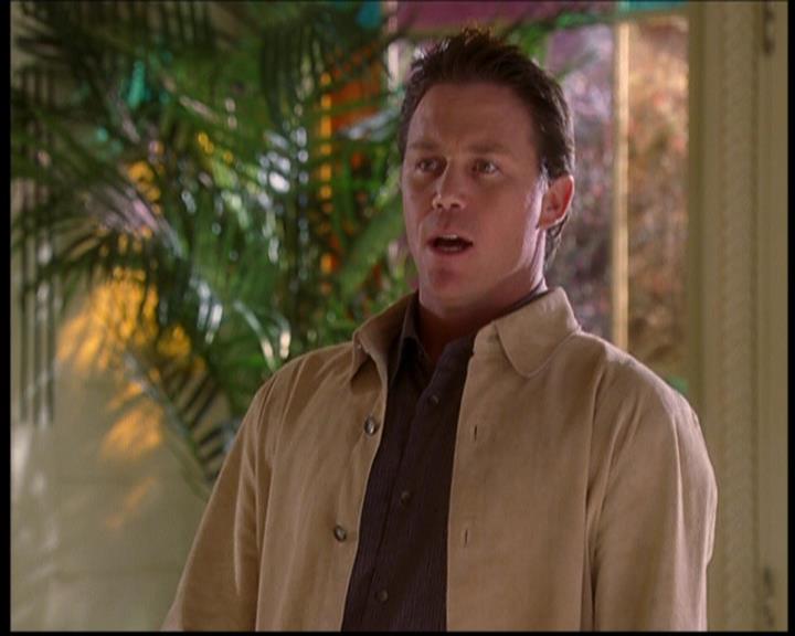 Charmed-Online-dot-709TheresSomethingAboutLeo2123.jpg