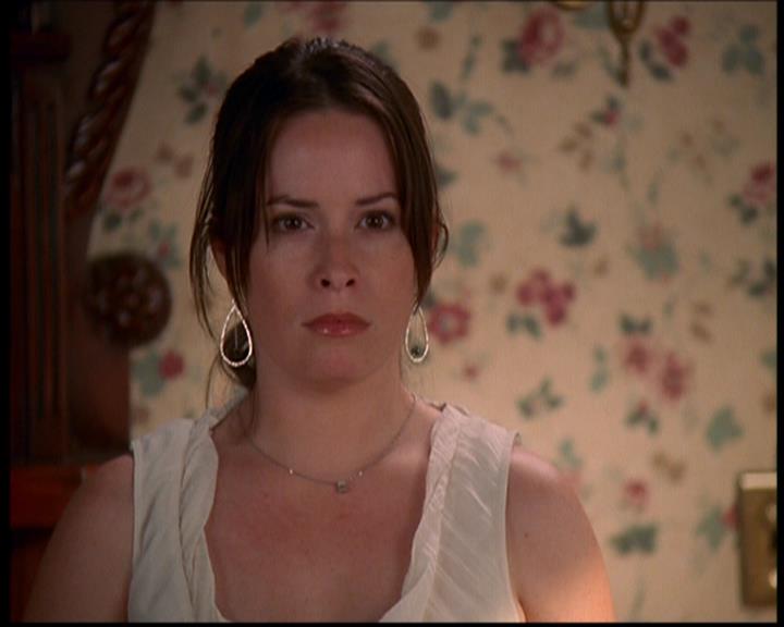 Charmed-Online-dot-709TheresSomethingAboutLeo2124.jpg