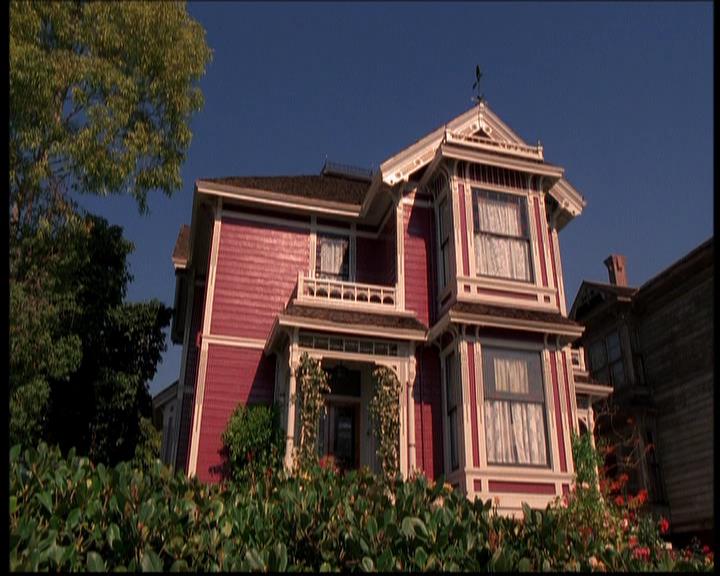 Charmed-Online-dot-709TheresSomethingAboutLeo2137.jpg