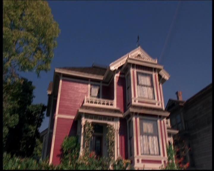 Charmed-Online-dot-709TheresSomethingAboutLeo2138.jpg