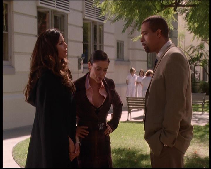 Charmed-Online-dot-710WitchnessProtection1381.jpg