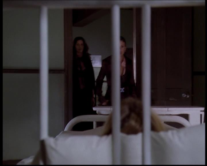 Charmed-Online-dot-710WitchnessProtection1488.jpg