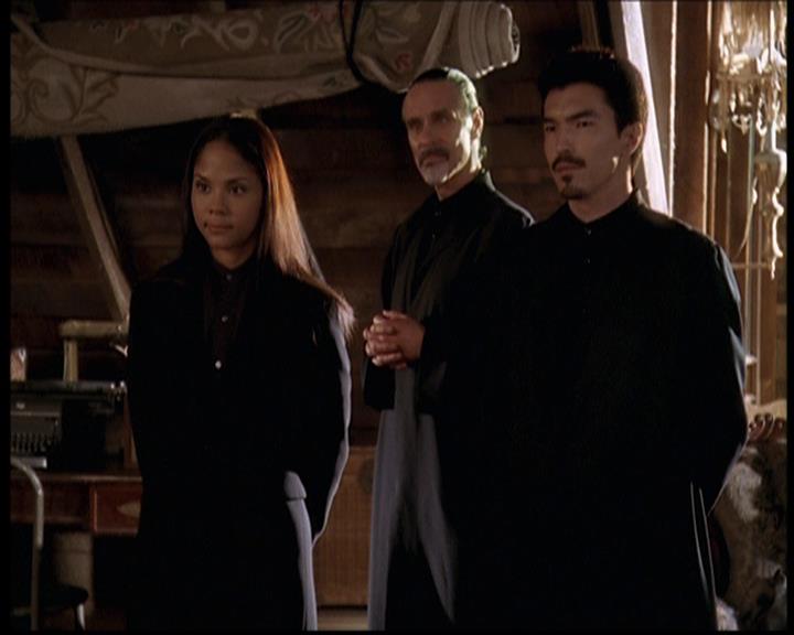 Charmed-Online-dot-710WitchnessProtection2346.jpg