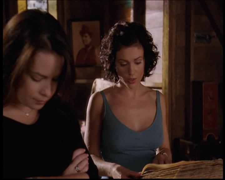 Charmed-Online-dot-711OrdinaryWitches0532.jpg