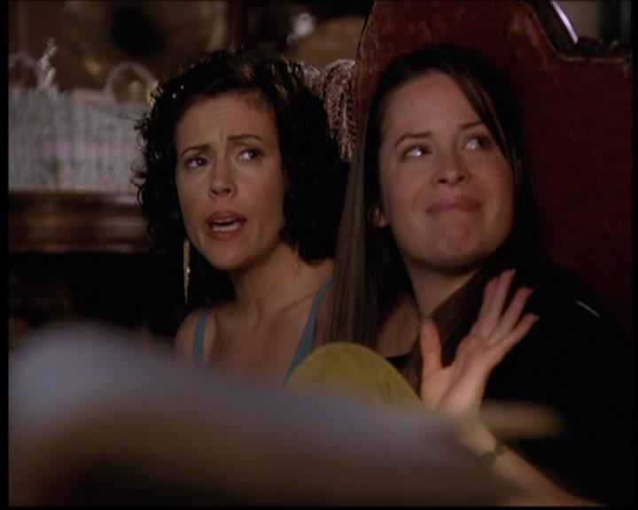 Charmed-Online-dot-711OrdinaryWitches0841.jpg Charmed-Online-dot-711OrdinaryWitches0841.jpg
