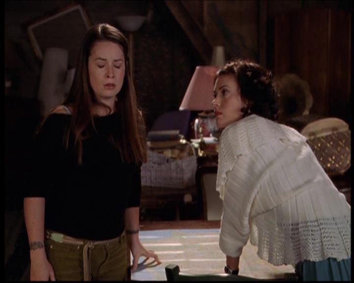 Charmed-Online-dot-711OrdinaryWitches1643.jpg Charmed-Online-dot-711OrdinaryWitches1643.jpg