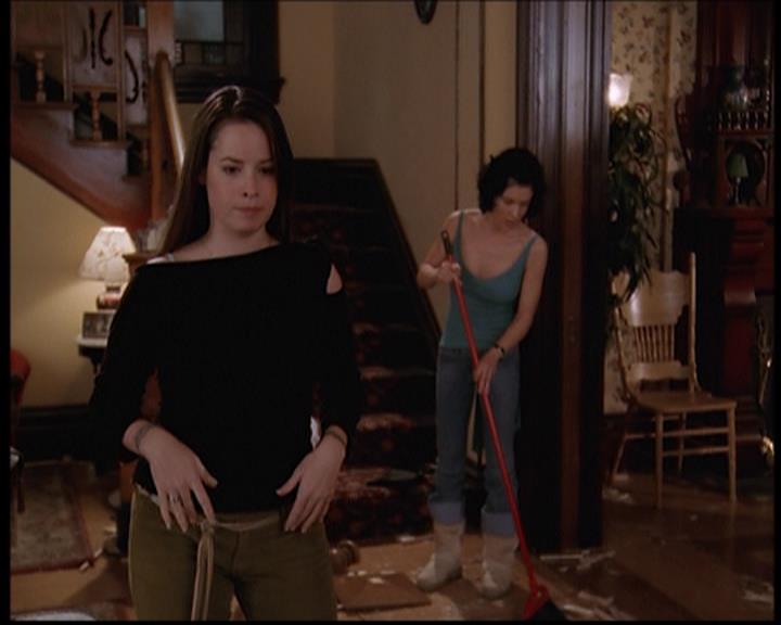 Charmed-Online-dot-711OrdinaryWitches2170.jpg