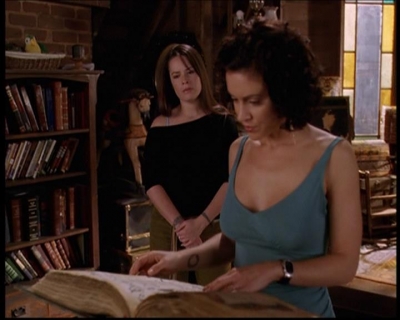 Charmed-Online-dot-711OrdinaryWitches0780.jpg