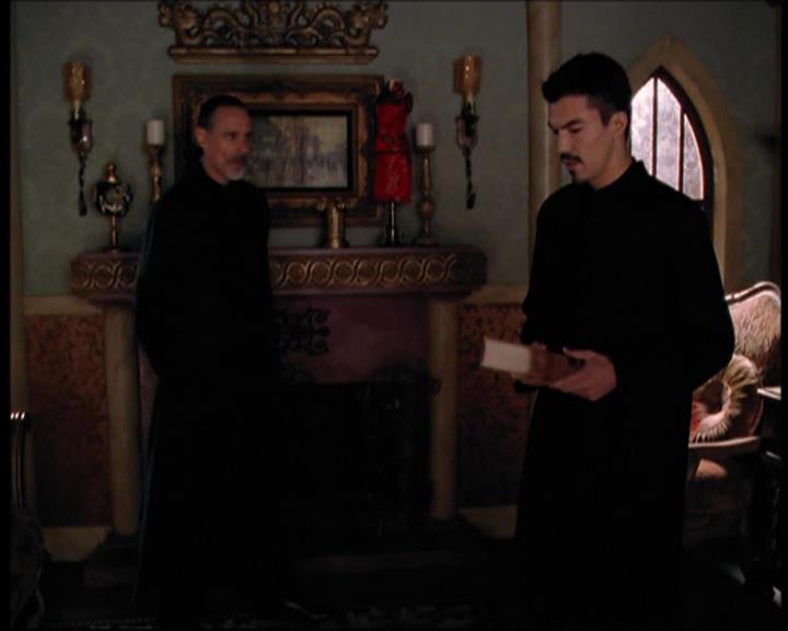 Charmed-Online-dot-712ExtremeHomeMakeoverWorldEdition0388.jpg