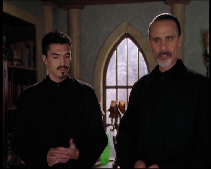 Charmed-Online-dot-712ExtremeHomeMakeoverWorldEdition0423.jpg
