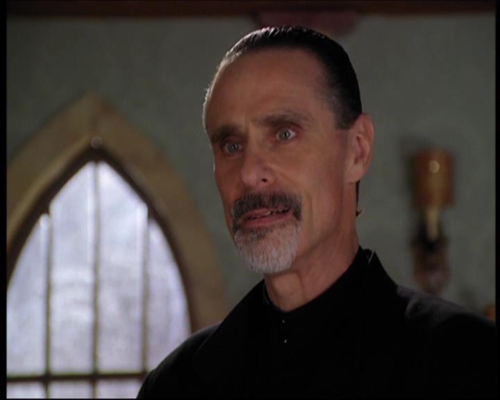 Charmed-Online-dot-712ExtremeHomeMakeoverWorldEdition0467.jpg