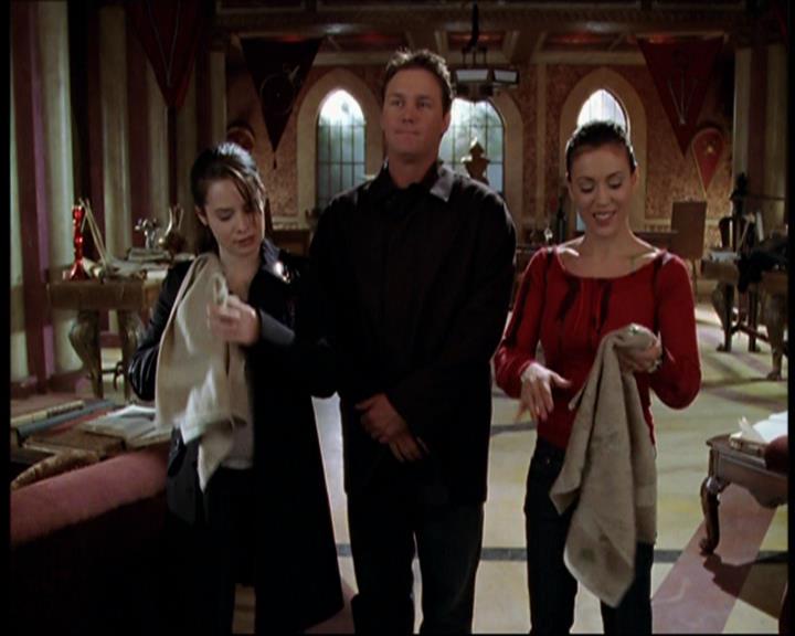 Charmed-Online-dot-712ExtremeHomeMakeoverWorldEdition0485.jpg