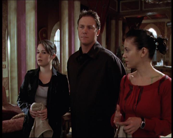 Charmed-Online-dot-712ExtremeHomeMakeoverWorldEdition0516.jpg