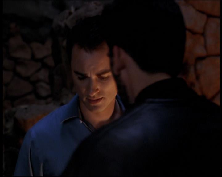 Charmed-Online-dot-712ExtremeHomeMakeoverWorldEdition0847.jpg