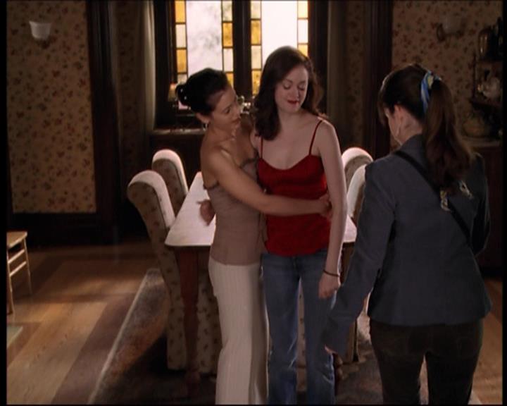 Charmed-Online-dot-712ExtremeHomeMakeoverWorldEdition2265.jpg