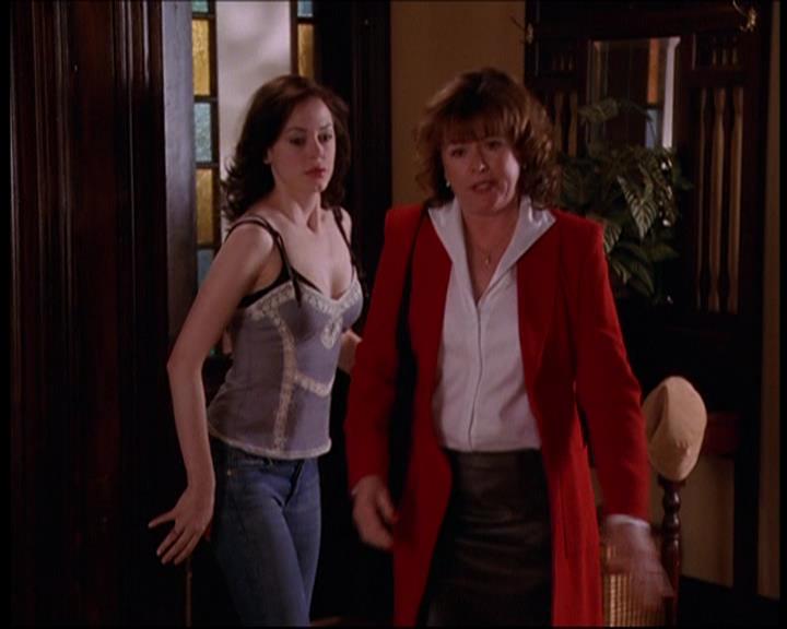Charmed-Online-dot-715ShowGhouls1011.jpg