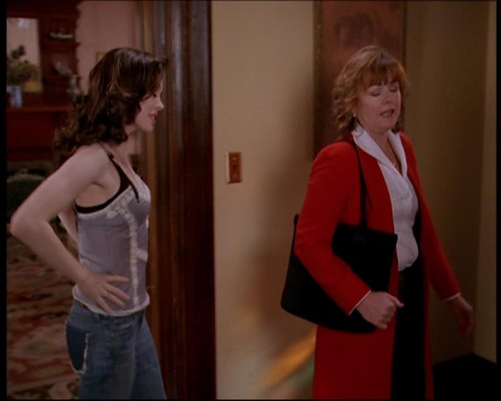 Charmed-Online-dot-715ShowGhouls1040.jpg Charmed-Online-dot-715ShowGhouls1040.jpg