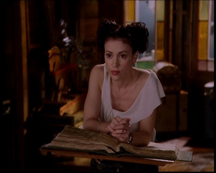 Charmed-Online-dot-718LittleBoxOfHorrors1842.jpg