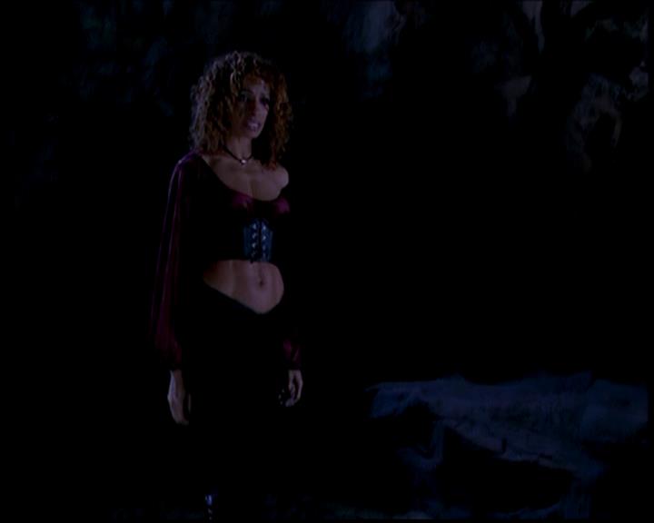 Charmed-Online-dot-718LittleBoxOfHorrors1995.jpg