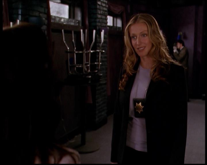 Charmed-Online-dot-719FreakyPhoebe0367.jpg