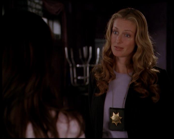 Charmed-Online-dot-719FreakyPhoebe0375.jpg