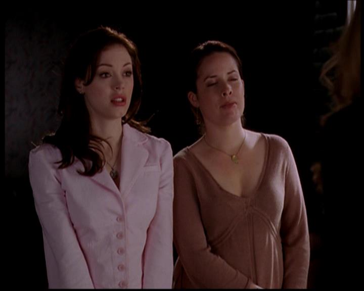 Charmed-Online-dot-719FreakyPhoebe0377.jpg
