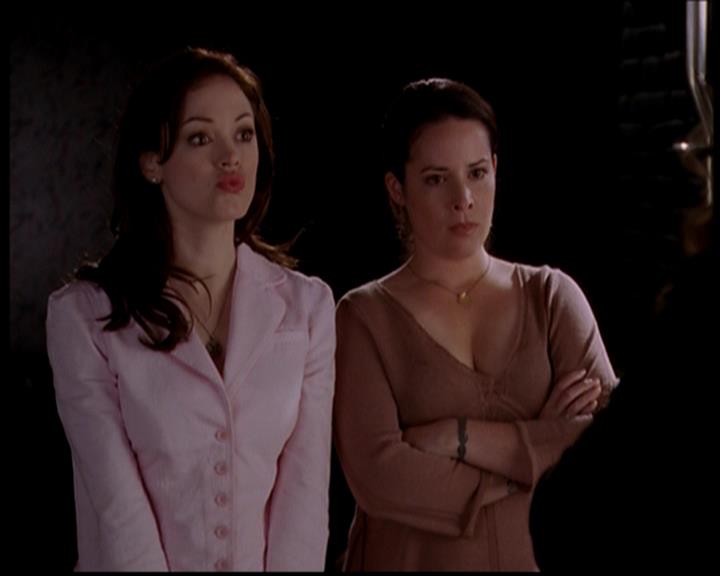 Charmed-Online-dot-719FreakyPhoebe0381.jpg