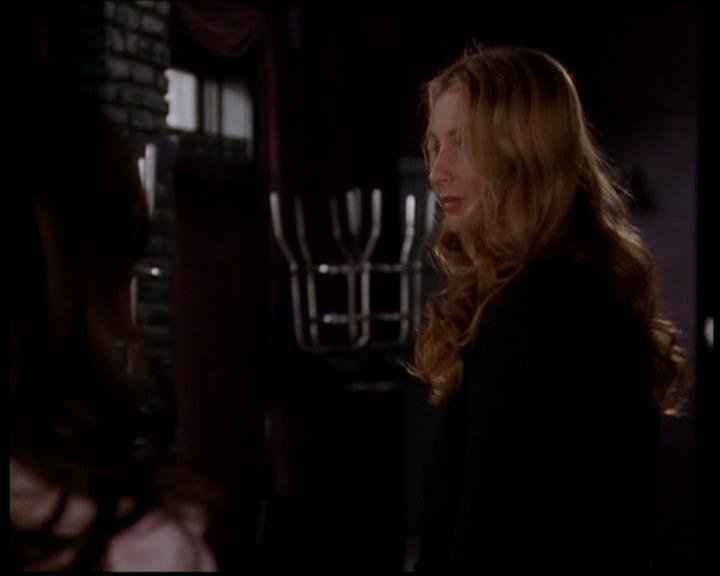 Charmed-Online-dot-719FreakyPhoebe0406.jpg