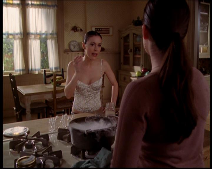 Charmed-Online-dot-719FreakyPhoebe0529.jpg
