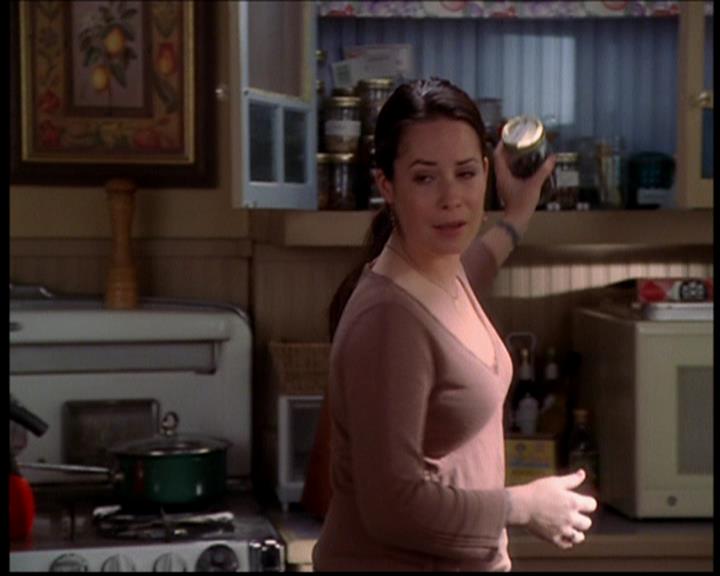 Charmed-Online-dot-719FreakyPhoebe0532.jpg