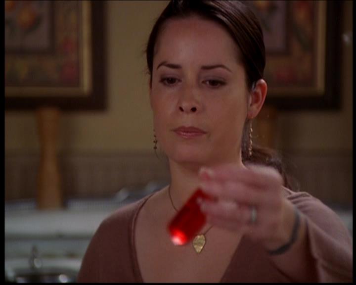 Charmed-Online-dot-719FreakyPhoebe0577.jpg