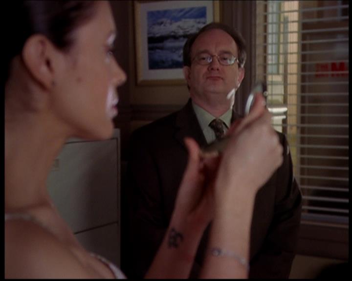 Charmed-Online-dot-719FreakyPhoebe0892.jpg
