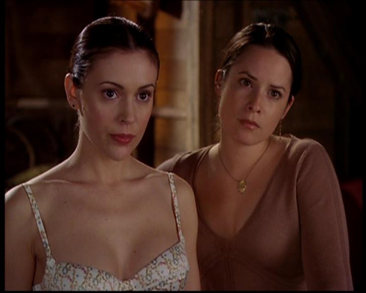 Charmed-Online-dot-719FreakyPhoebe1089.jpg