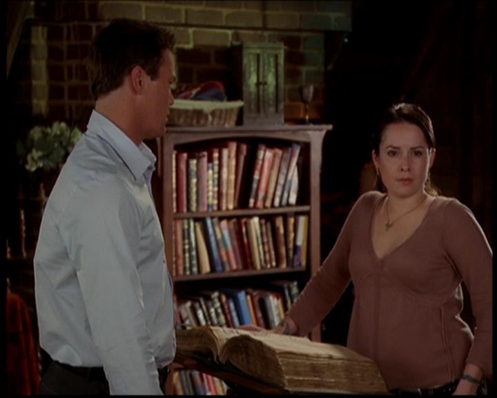 Charmed-Online-dot-719FreakyPhoebe1133.jpg