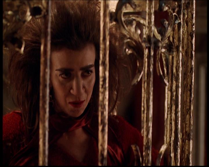 Charmed-Online-dot-719FreakyPhoebe1178.jpg