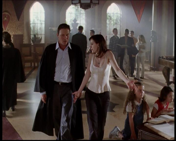 Charmed-Online-dot-719FreakyPhoebe1267.jpg