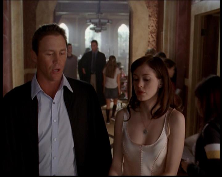 Charmed-Online-dot-719FreakyPhoebe1279.jpg