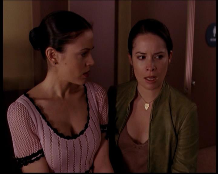 Charmed-Online-dot-719FreakyPhoebe1331.jpg