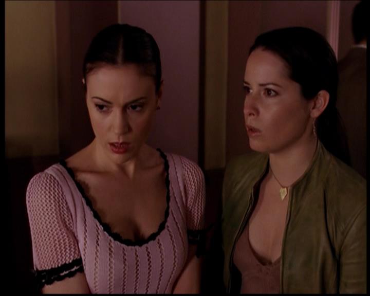 Charmed-Online-dot-719FreakyPhoebe1334.jpg