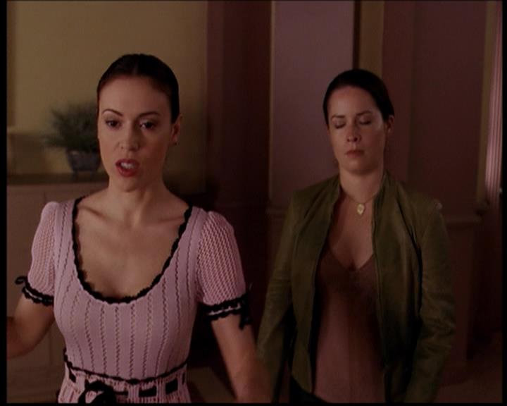 Charmed-Online-dot-719FreakyPhoebe1342.jpg