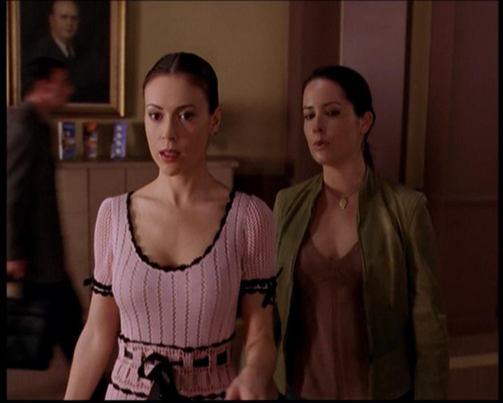 Charmed-Online-dot-719FreakyPhoebe1343.jpg