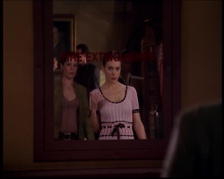 Charmed-Online-dot-719FreakyPhoebe1347.jpg