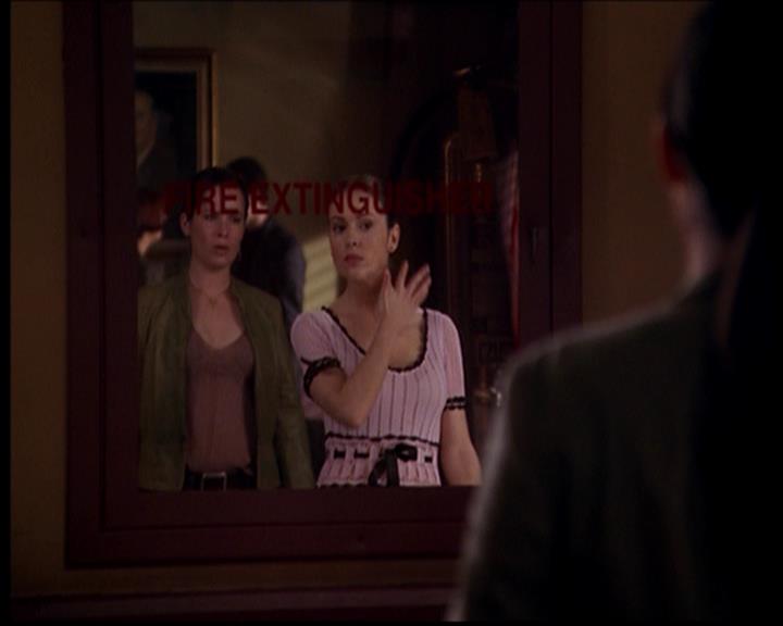 Charmed-Online-dot-719FreakyPhoebe1350.jpg