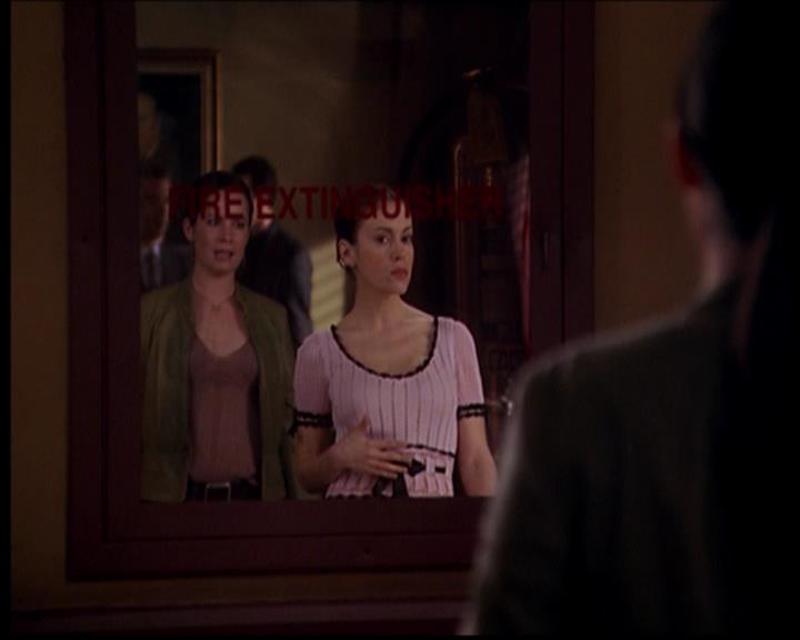 Charmed-Online-dot-719FreakyPhoebe1351.jpg
