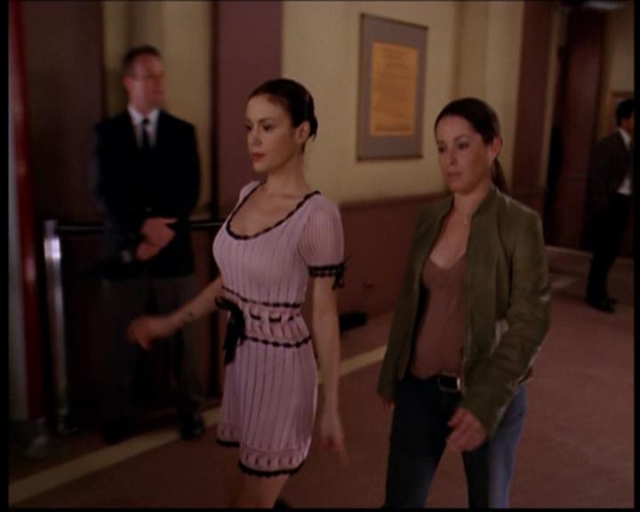Charmed-Online-dot-719FreakyPhoebe1366.jpg